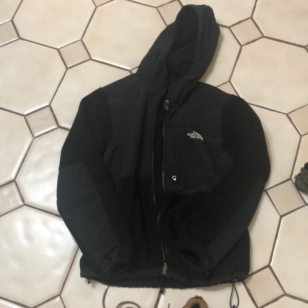 Women’s medium Denali Jacket.